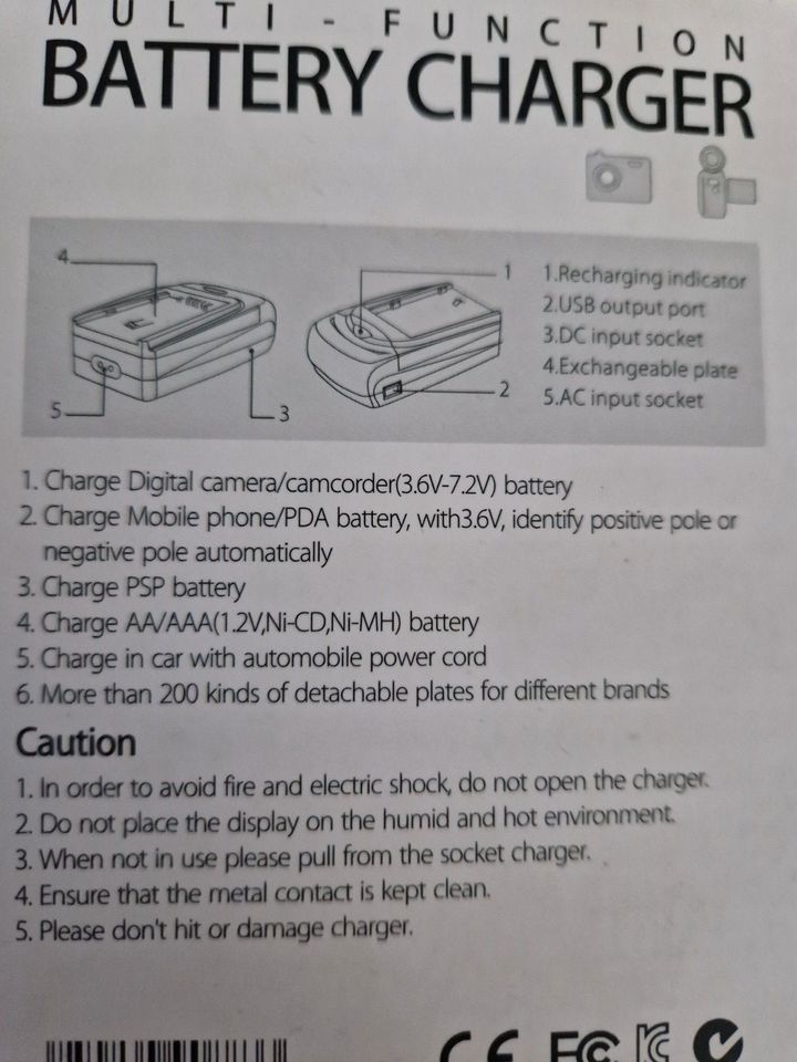 Ladegerät Charger universal für Digitalkameras Telefone etc. in Coburg