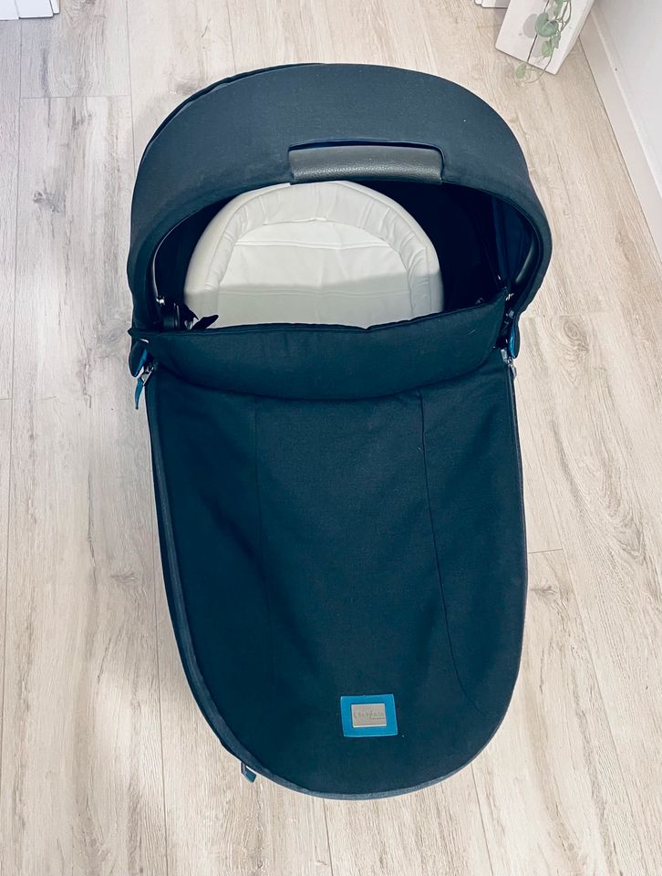 Cybex Babywanne dunkelblau/petrol in Berlin