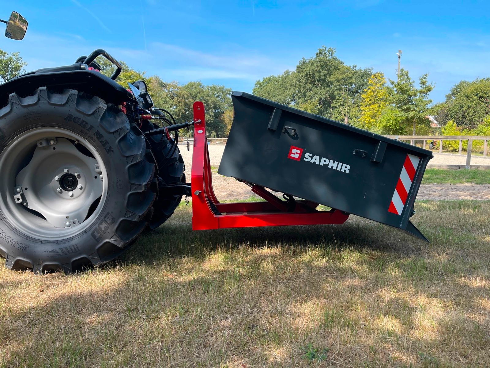 Heckcontainer Transportbox für Traktor Heckhydraulik Saphir 150 in