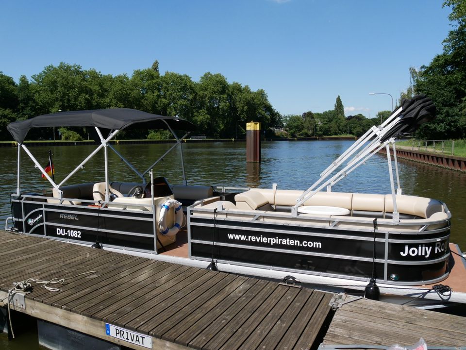 Partyfloß Jolly Roger auf dem Rhein Herne Kanal die Top Location für Junggesellenabschied, Party, Geburtstag, Vatertag, Betriebsausflug, u.v.m. in Moers