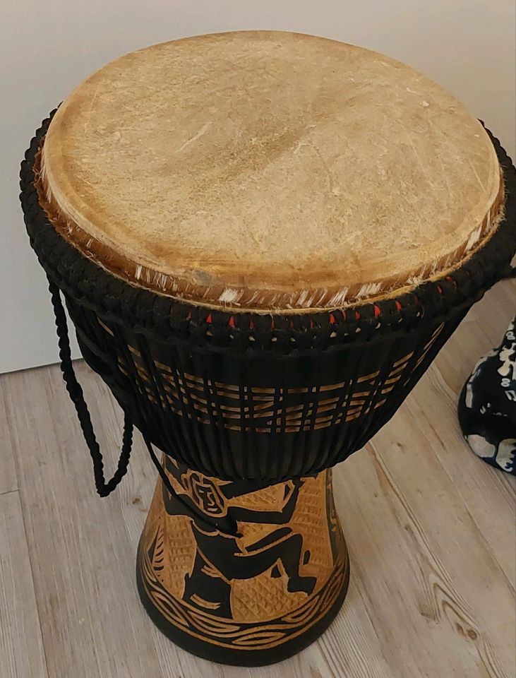 Djembe Trommel. in Olpe