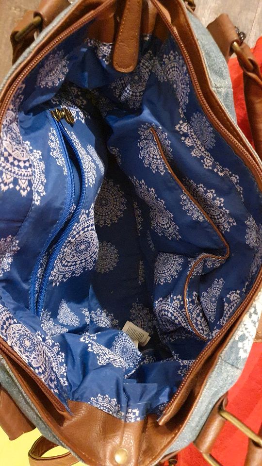 Handtasche von Desigual - selten genutzt in Hünstetten