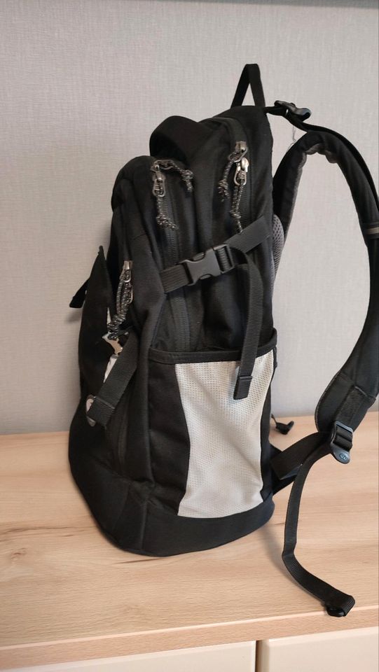 Schulrucksack YZEA Pro schwarz in Derenburg