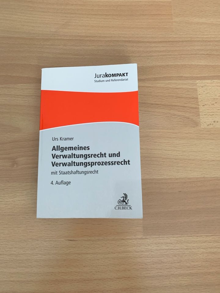 Jura Kompakt Verwaltungsrecht AT und Verwaltungsprozessrecht in München