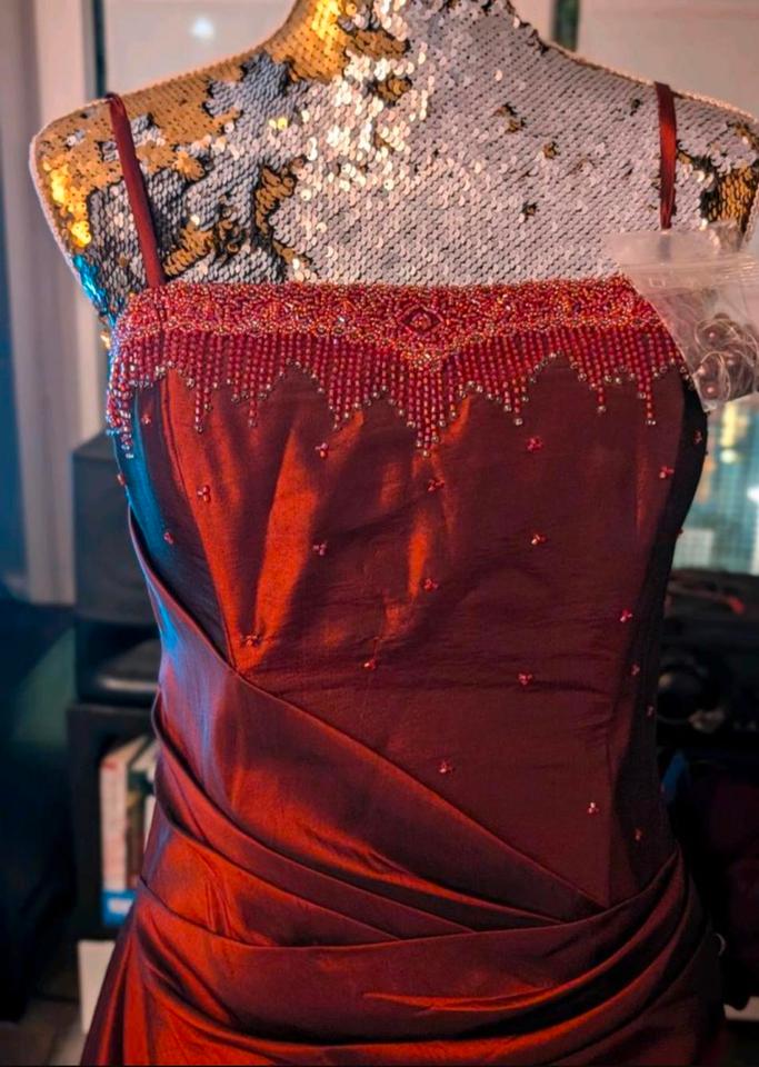 hochwertiges Tafft Abendkleid zu verkaufen einmal getragen in Datteln