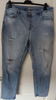 TREDY Jeans Gr. 48 light blue denim Cut-outs, Glitzer Schleswig-Holstein - Tarp Vorschau