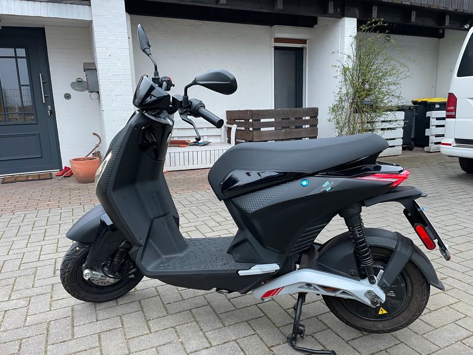 Piaggio One Active E-Roller wie NEU wenig KM in Tangstedt 