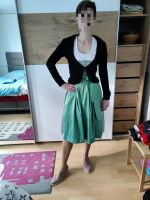 Dirndl mit Bluse, Schürze und Strickjacke Kr. München - Ismaning Vorschau