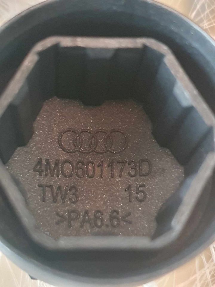 AUDI Abdeckkappen 8W0600026 D NEU in Iserlohn