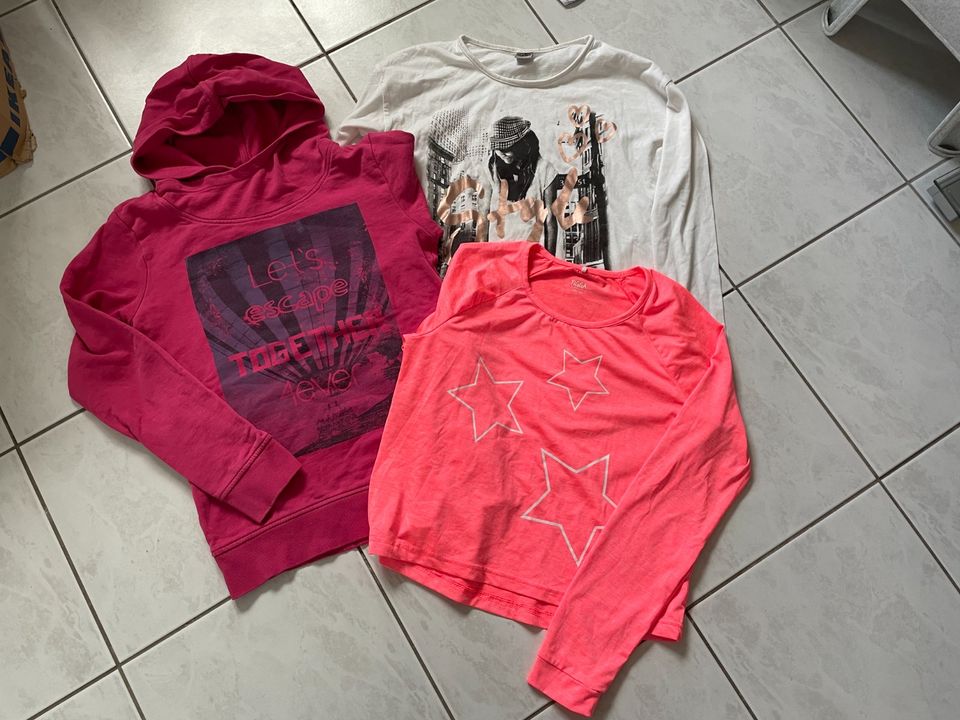 4x Jacken/ Kleid Bluse Shirt Rock Hoodie Leggins 158 164 in Radeberg