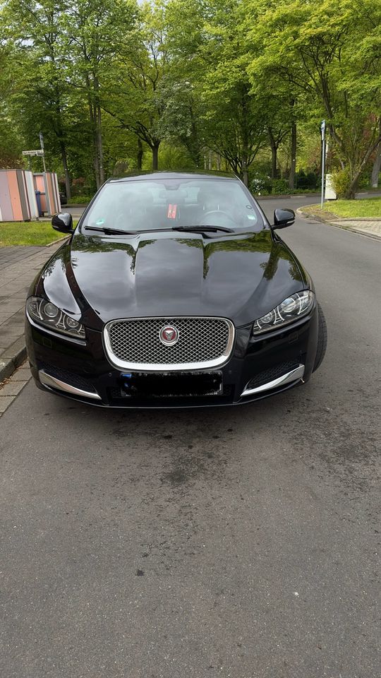 Jaguar XF 2.2 d in Leverkusen