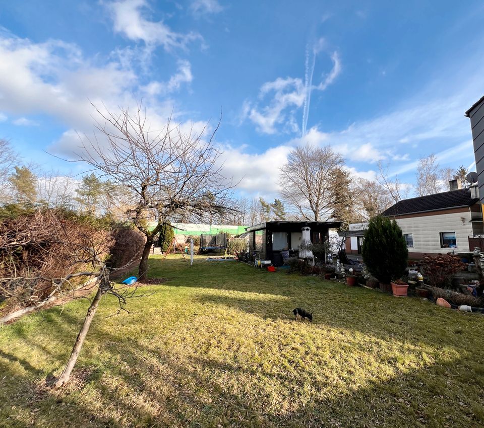 Zweifamilienhaus mit 1000 m² großen Grundstück! in Langenfeld