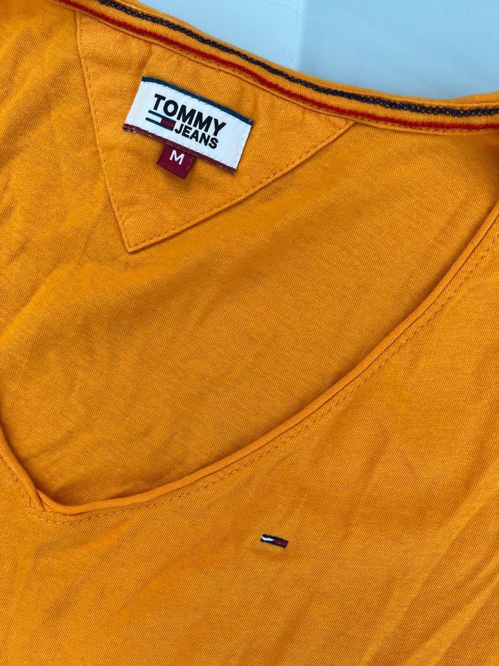 Gelbes T Shirt Tommy Hilfiger Gr. M in Bochum