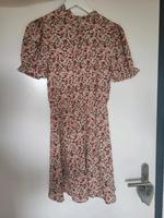 Kleid Blumen Größe S Rheinland-Pfalz - Steinebach (Sieg) Vorschau