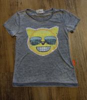 graues T-Shirt mit Emoji drauf in Gr. 134/140 Berlin - Charlottenburg Vorschau