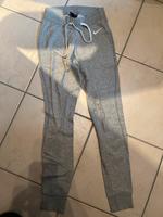 Graue Nike Jogginghose, Größe XS Niedersachsen - Hameln Vorschau