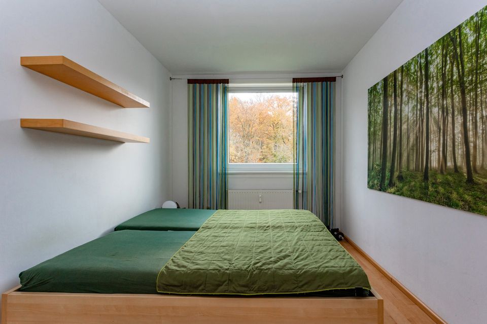 Leverkusen: Bezugsfreie und modernisierte 4-Zimmer-Wohnung mit Blick ins Grüne in Leverkusen