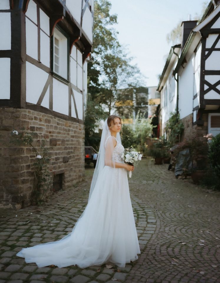 Brautkleid Ivory-weiß boho spitze V-Ausschnitt Rückenfrei Tüll in Dortmund