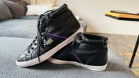 Leder? Lacoste Sneaker in schwarz/lila top Zustand Niedersachsen - Braunschweig Vorschau