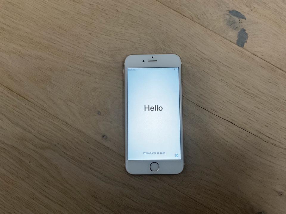 Apple iPhone 6s 32GB Gold MN112ZD/A Model A1688 in Sachsen Apple iPhone 6s 32GB Gold MN112ZD/A Model A1688 in Sachsen