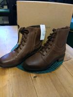 Clarks Echtlederstiefelette  , Neupreis 110 Euro, ungetragen Berlin - Spandau Vorschau