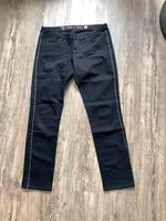 S.Oliver Jeans schwarz Shape Slim Gr. 42 Länge 32 Niedersachsen - Hage Vorschau