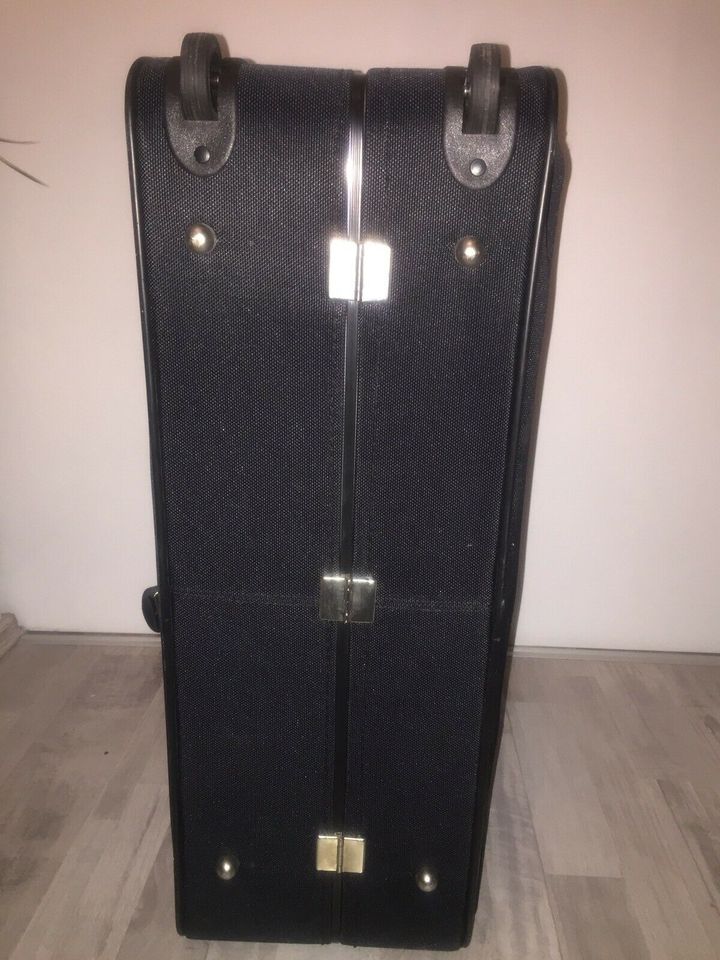 Schwarzer Koffer, Reistasche auf Roller,sehr neuwertig!(Strartic) in Gelsenkirchen