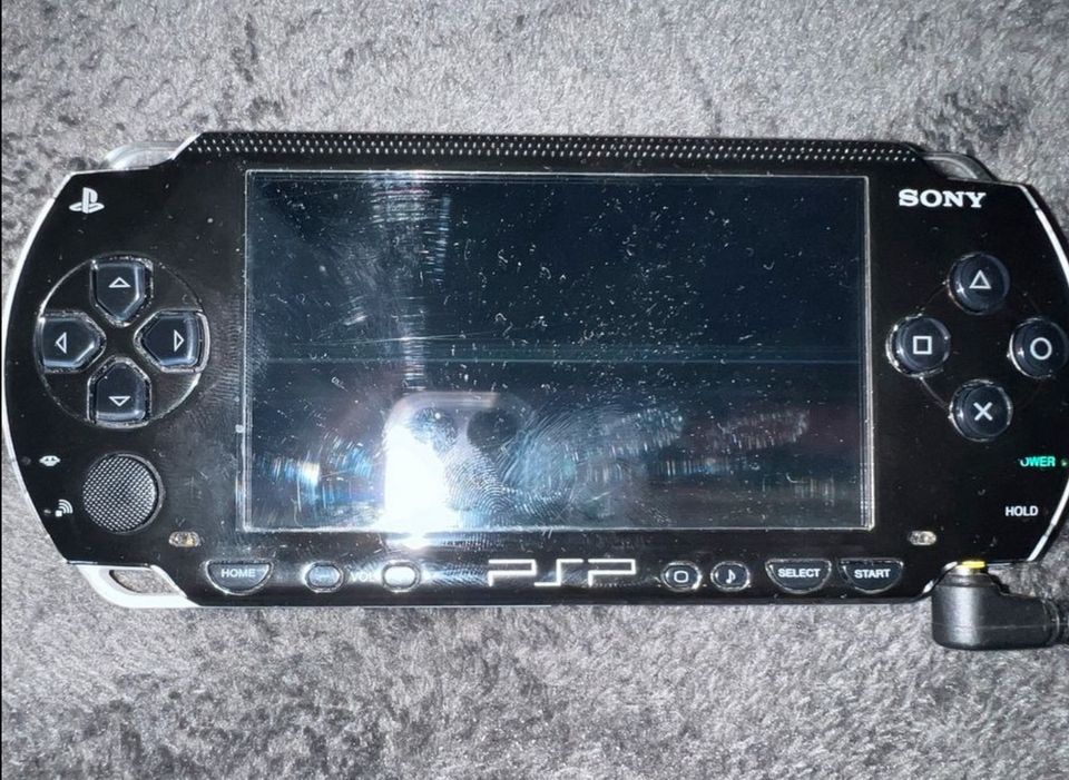 Psp Portable PlayStation mit Zubehör und OVP Play Station in Bietigheim-Bissingen