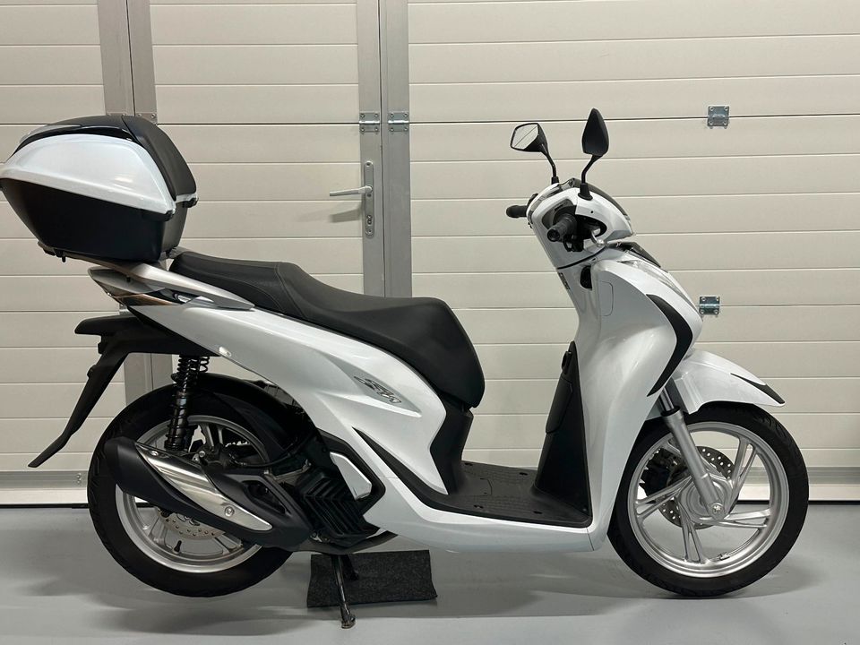 Honda SH 150 i Topcase Roller in Hoppegarten