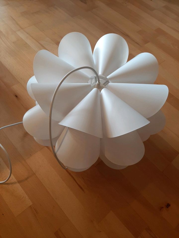 Lampe IKEA KNAPPA Hängeleuchte, weiß, 46 cm in Göttingen