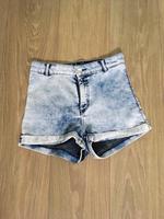 Schöne Kurze Jeanshose Gr.36 Nordrhein-Westfalen - Enger Vorschau