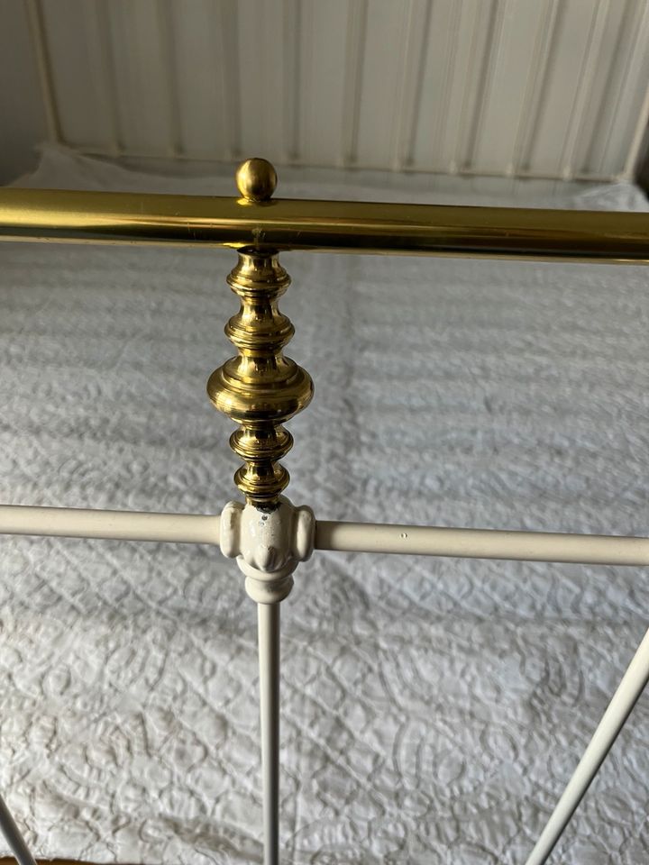 Eisen Metall Klassisches elegantes  Doppelbett 180x200 Gold Weiß in Füssen