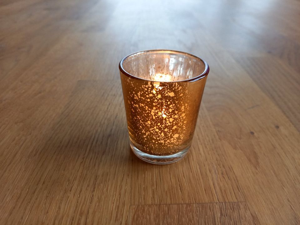 Goldene Teelichthalter aus Glas, 12 Stück in Hannover