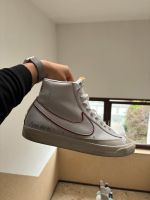 Nike Blazer Gr 46 weiß/rot Niedersachsen - Lehrte Vorschau