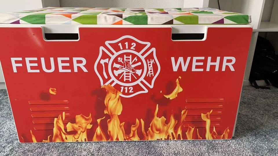 Stuva Truhe Feuerwehr Ikea mit Sitzkissen inkl. 2 Kisten in Hamburg