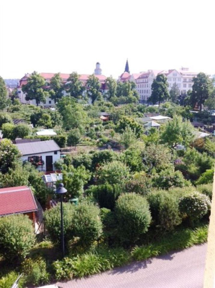 Vermietete Terrassenwohnung mit Blick ins Grün in TOP-Lage! in Dresden