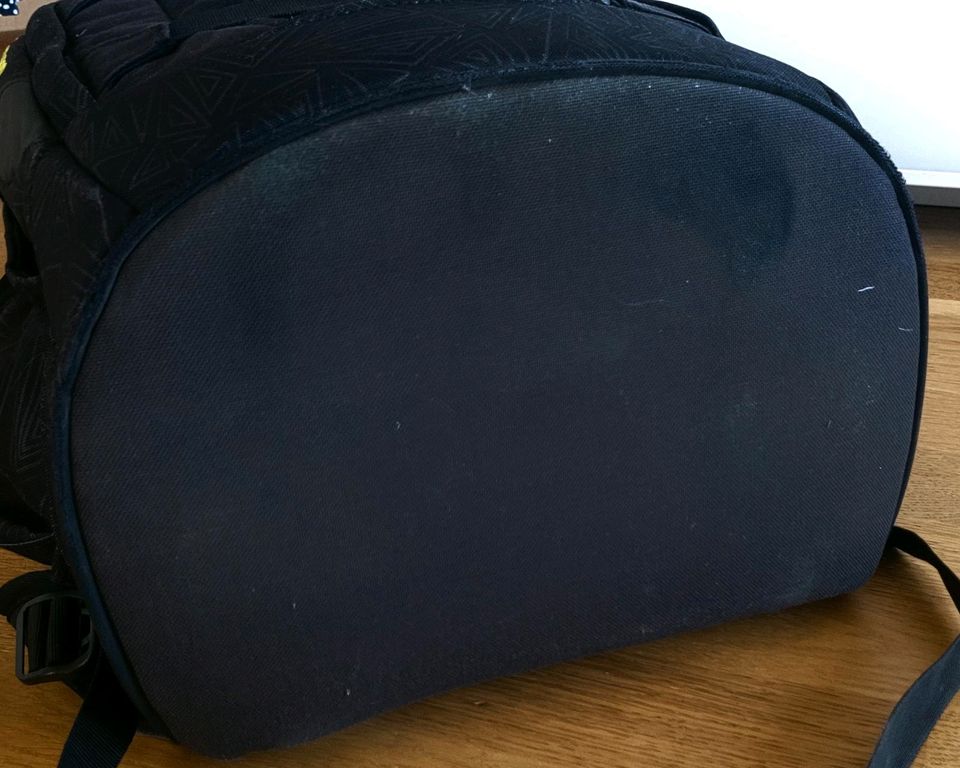 SATCH Schulrucksack SCHWARZ Portemonnaie Regenschutz Set in Jüchen