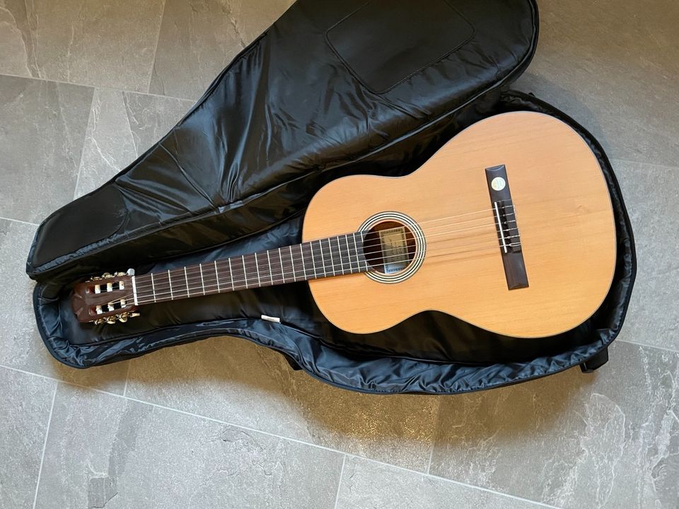 H.V. Diethard Gitarre  DZ - 63 neuwertig mit gepolsterter Tasche in Waldbröl