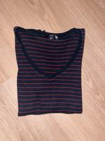 Basic Oberteil schwarz/rot gestreift Hessen - Schlitz Vorschau
