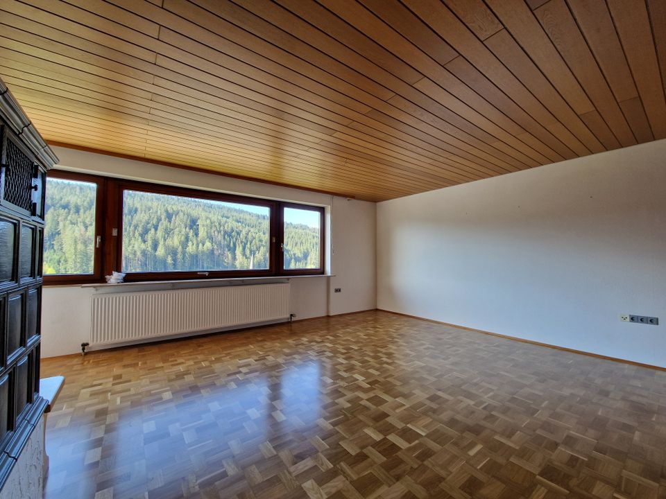 4,5-Zimmer-Wohnung mit Weitblick und Kachelofen in Tennenbronn in Tennenbronn