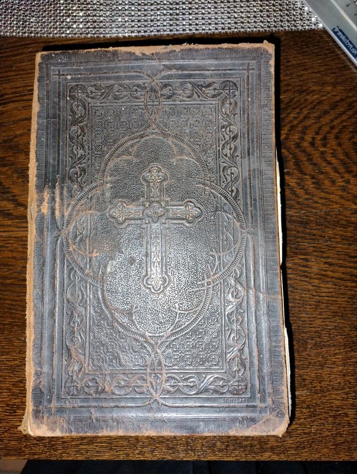 Alte/Antike Bibel, 122 Jahre Alt, Leder, die heilige Schrift in Weiltingen