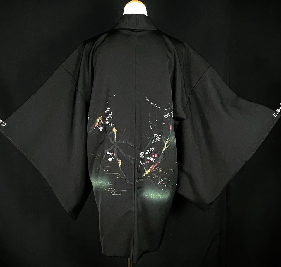 Vintage Haori Kimono Jacke Japan Seide Schwarz Handbemalt in Berlin