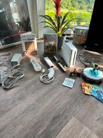 Nintendo Wii Konsole + 2 Spiele + Skylanders Nordrhein-Westfalen - Hückeswagen Vorschau