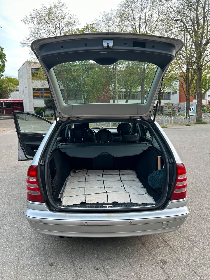 Mercedes 220 cdi - Soundsystem & viel Ausstattung in Bremen