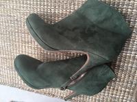 Samt Stiefeletten Größe 39 Hessen - Lorsch Vorschau