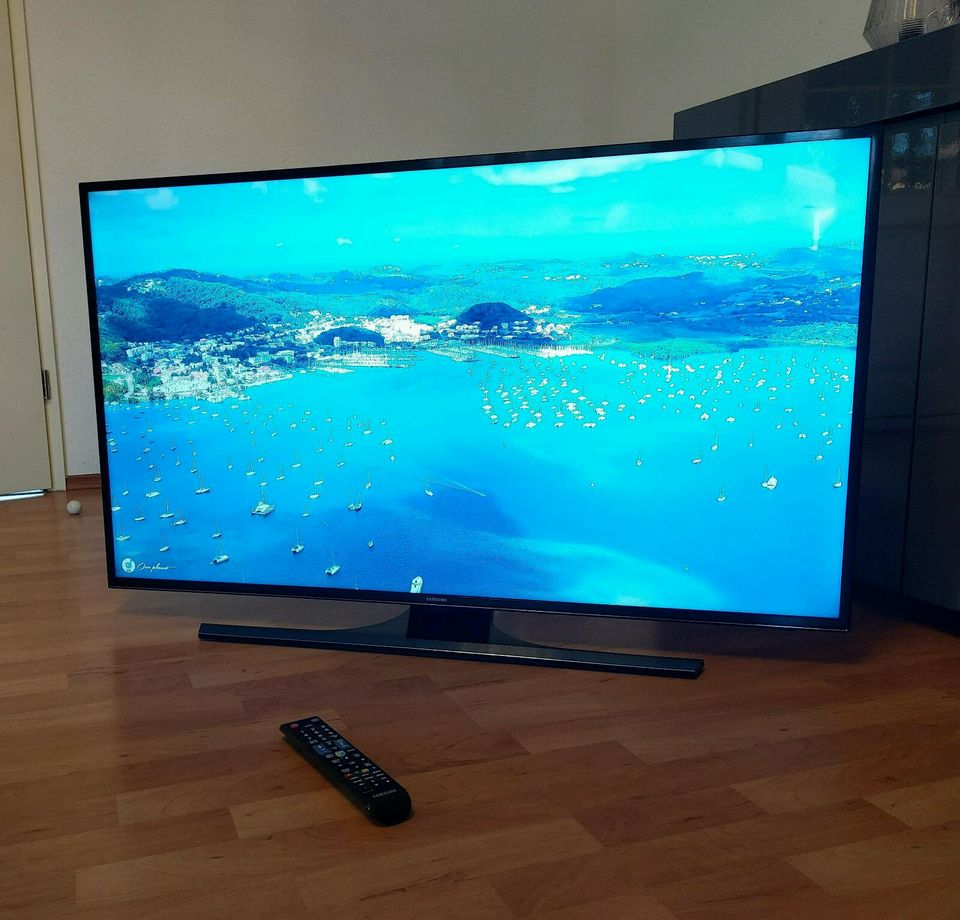 Samsung 48 Zoll 4K UHD Smart WiFi TV in Hamburg