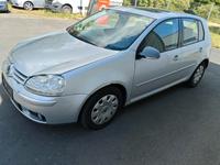 Vw Golf V 1.6 Benzin Automatik                    Tüv bis 06.2026 Hessen - Büdingen Vorschau