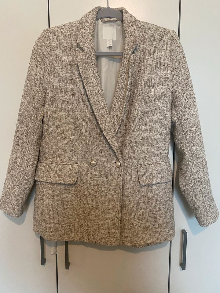 H&M Blazer Jacke beige meliert Größe 38 weiß beige bouclé in Hamburg