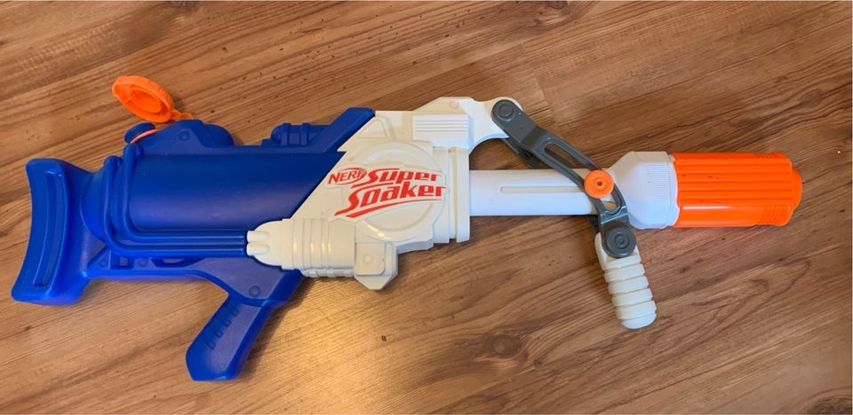 NERF Super Soaker Hydra Wasserblaster Länge: ca. 73cm in Hamburg