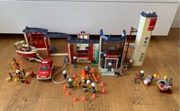 Playmobil Feuerwehr Wache großes Set Löschfahrzeug Boot Robotor Nordrhein-Westfalen - Bergheim Vorschau